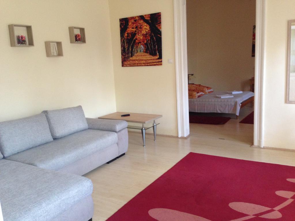 דברצן Peterfia Apartman מראה חיצוני תמונה
